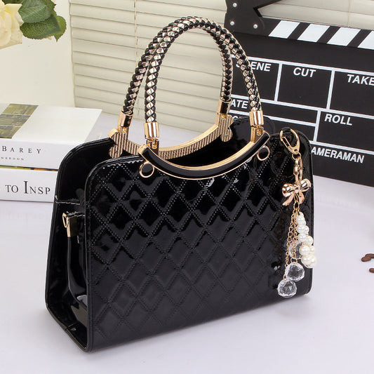 Lingge Shoulder Bag