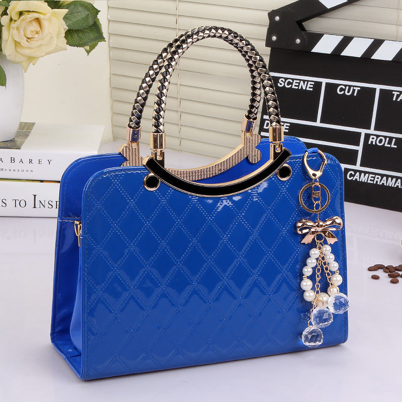 Lingge Shoulder Bag
