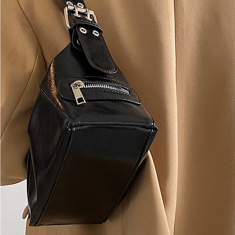 Retro One-shoulder Portable Bag