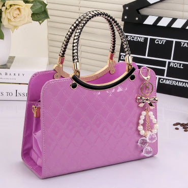 Lingge Shoulder Bag