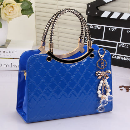 Lingge Shoulder Bag